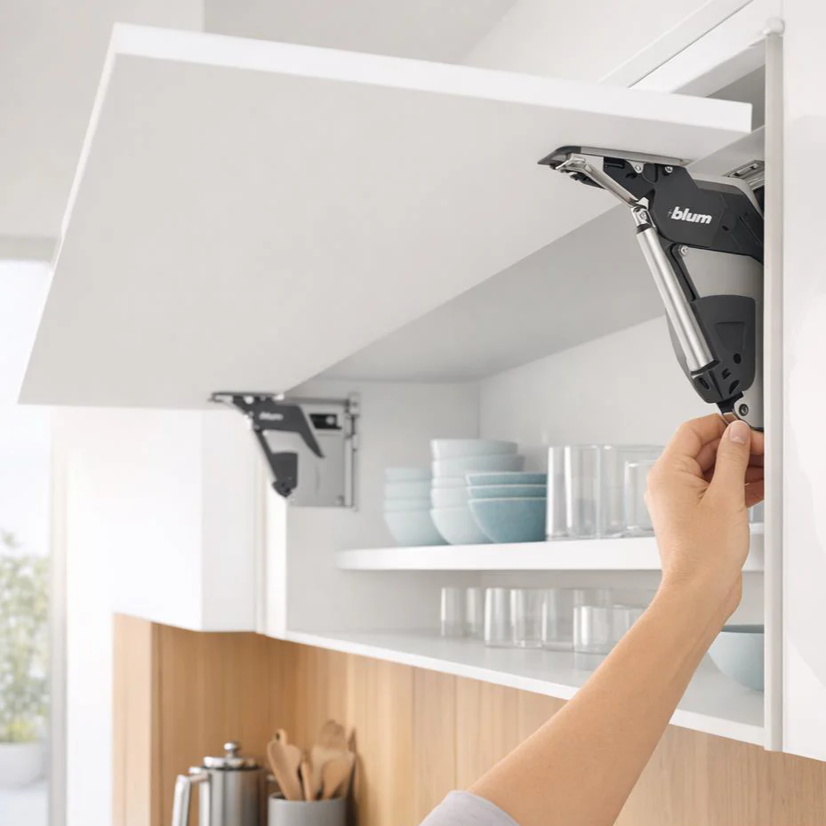 Aventos HS/HL/HK and HK Top Lift Systems, Arm Assembly Mounting Plate for Narrow Aluminum Frames, Screw-On, Nickel-Plated - Image 2