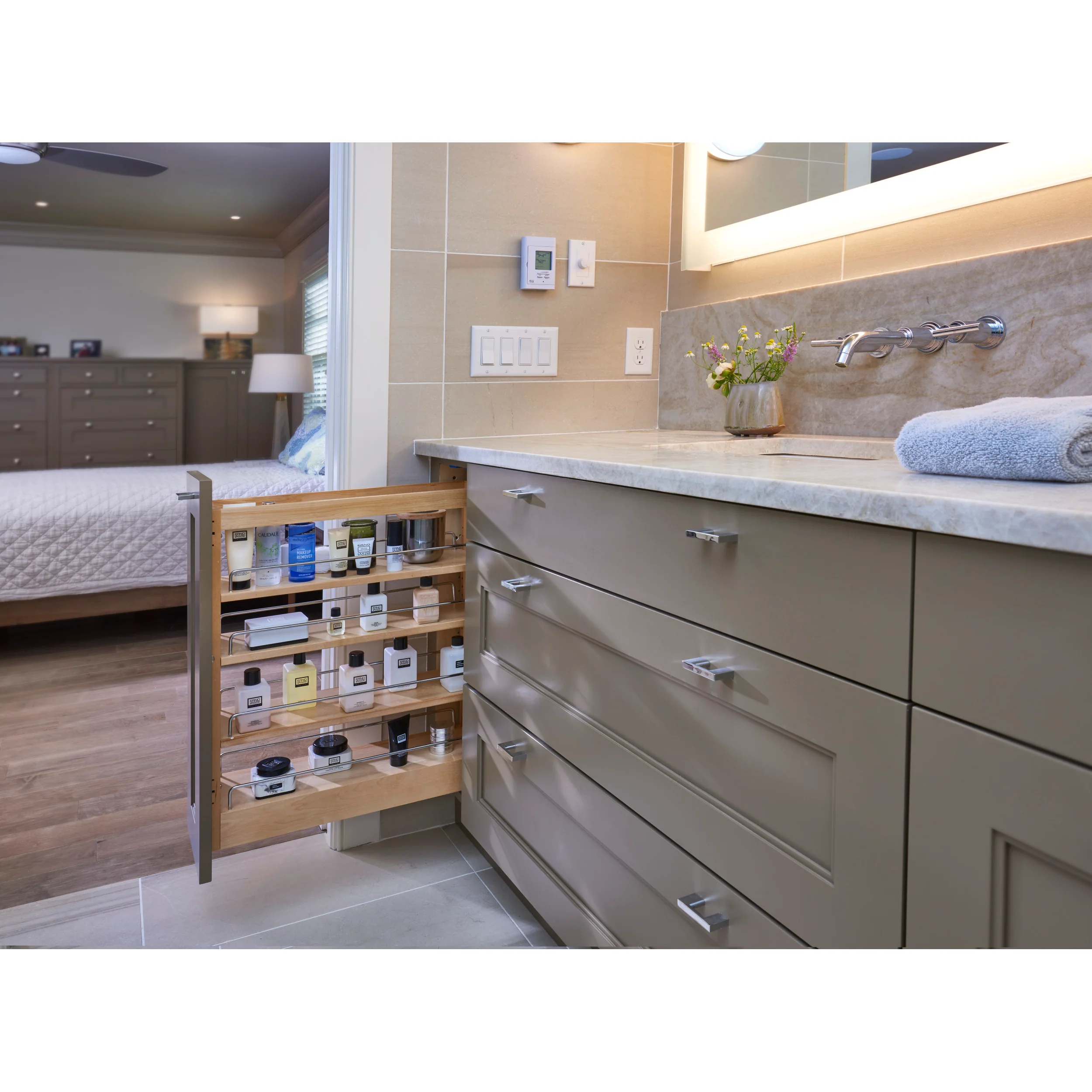 8 in Base Cabinet Organizer Natural 8 in (203 mm) W x 19 in (483 mm) D x 25.5 in (648 mm) H - Image 3