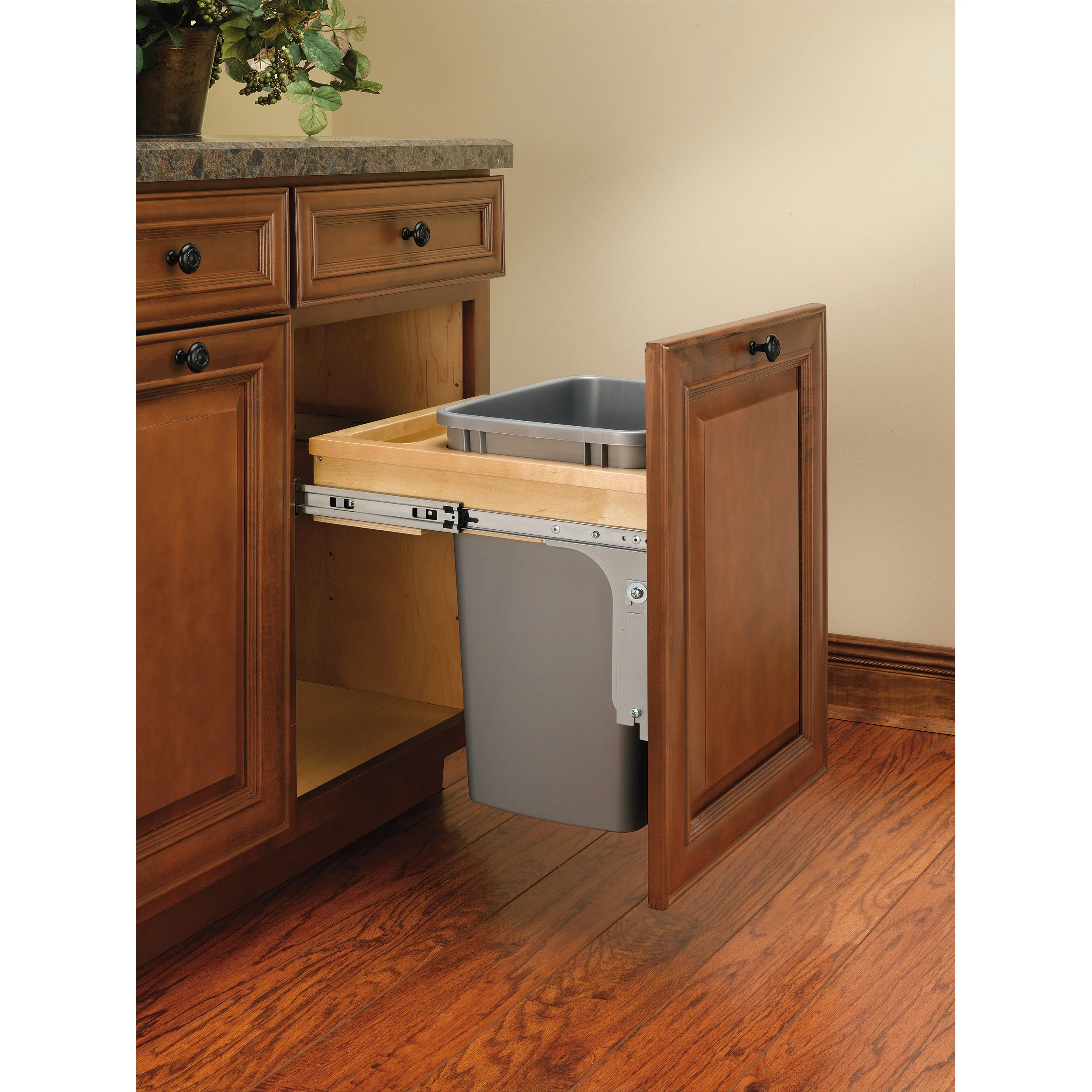 35 Qrt Top mount Waste Container (1-1/2" faceframe) Natural 15 in (381 mm) W x 16.25 in (413 mm) D x 18 in (457 mm) H