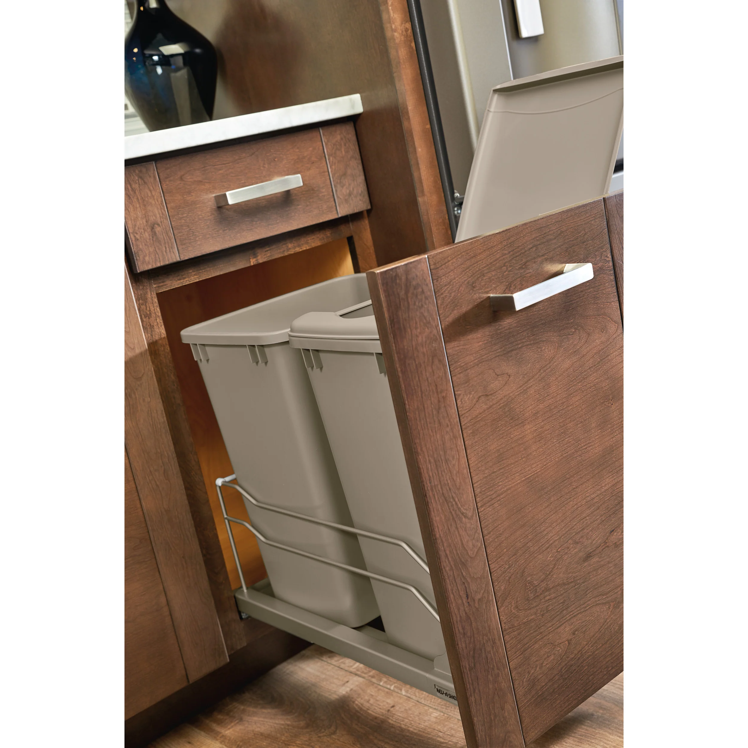 Double 35 Qrt Pull-out Waste Container Soft-Close Champagne 14.38 in (365 mm) W x 22.25 in (565 mm) D x 19 in (483 mm) H - Image 9
