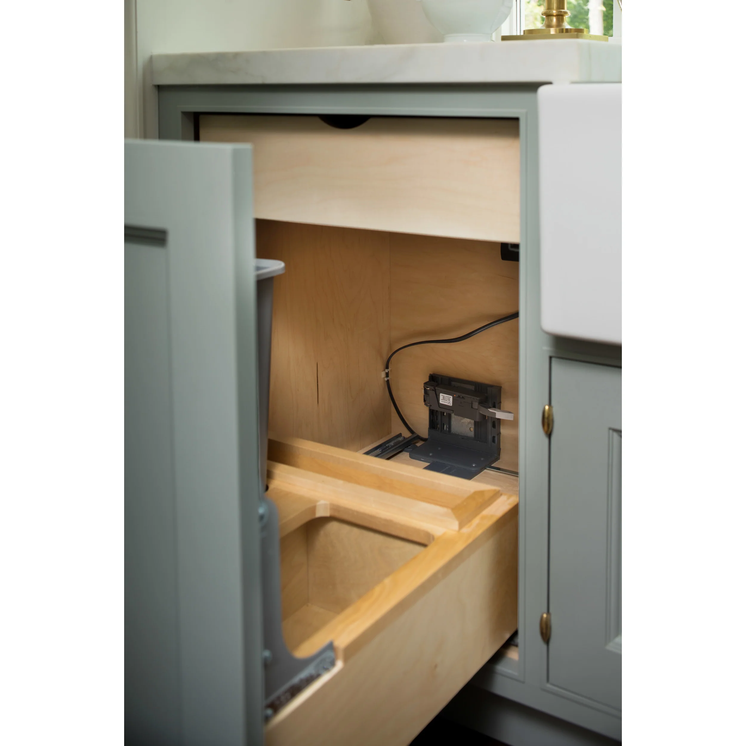 SERVO-DRIVE Kit for LEGRABOX Waste Containers Gray  10 in (254 mm) W x 11.75 in (298 mm) D x 4.25 in (108 mm) H - Image 3