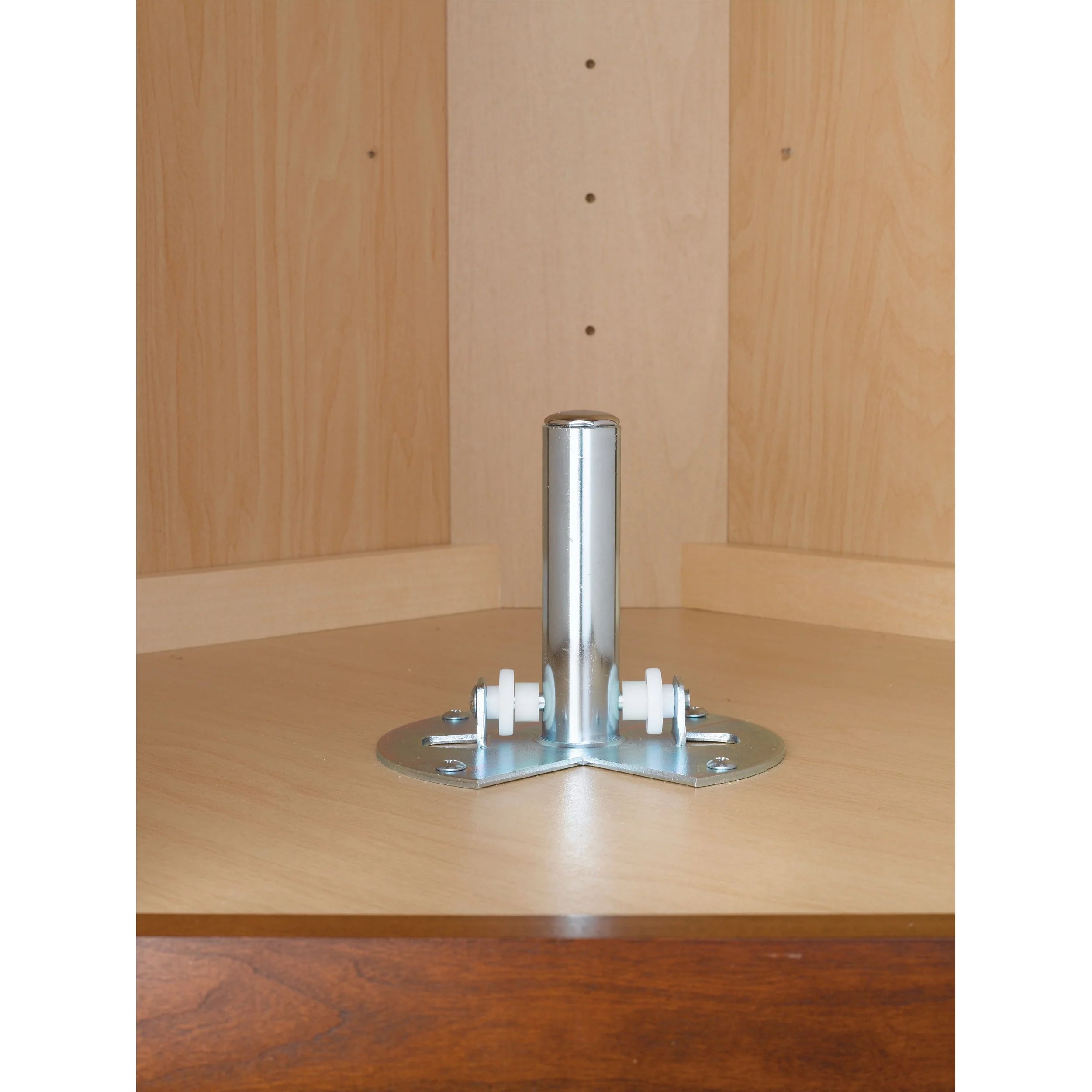 20 in White Polymer Full Circle Lazy Susan w/bottom mount White 20 in (508 mm) W x 20 in (508 mm) D x 2.5 in (64 mm) H